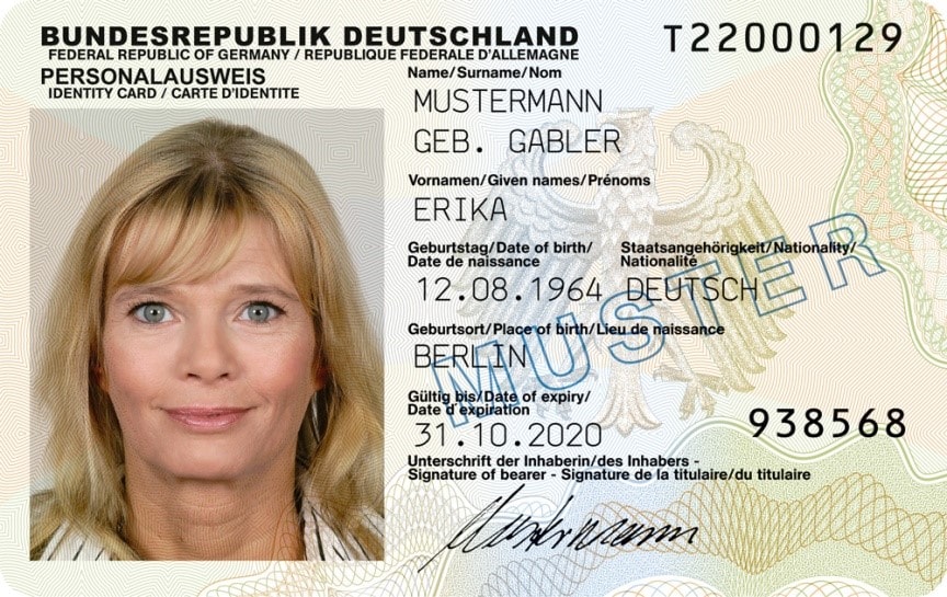 صفحه اطلاعات و امضا پاسپورت آلمان بعد از مارس 2017
