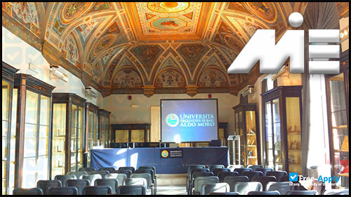 دانشگاه باری آلدو مورو ایتالیا 